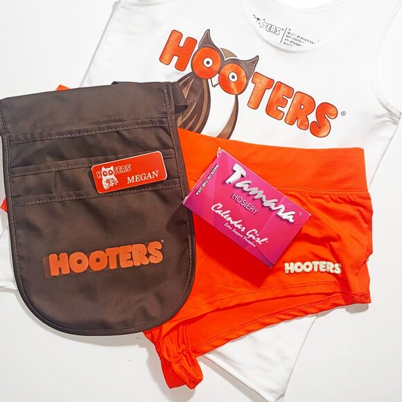 HOOTERS GIRL PRE-LOVED WHITE UNIFORM - TOP, SHORTS, PANTYHOSE, POUCH, & NAME TAG - Picture 12 of 12